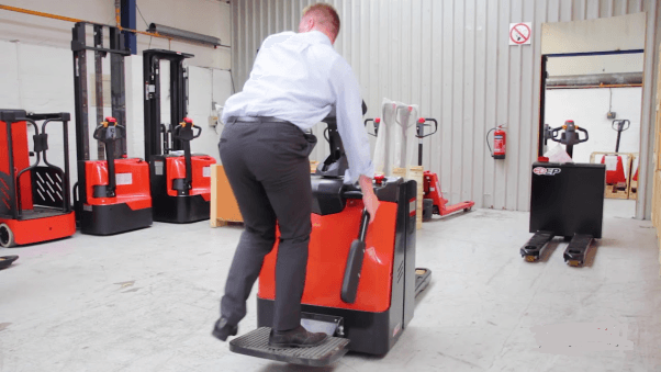 Hand Pallet Truck Vs Electric Pallet Truck