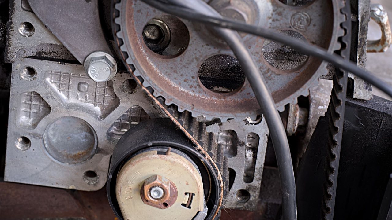 Why Rubber Timing Belts Wear Out Before Their Rated Life and What the Worn Belt Actually Tells You
